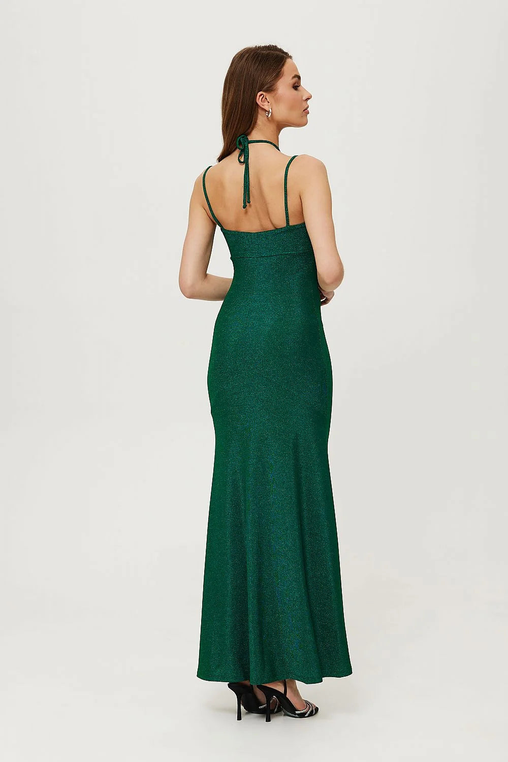 Robe longue Makover émeraude maille métallique encolure bretelles croisées buste goutte dos nu soirée gala femme