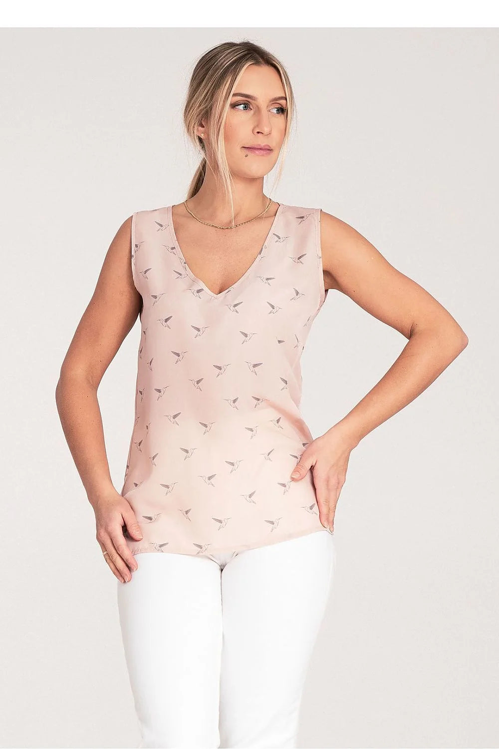 Figl chemisier féminin élégant moderne sans manches encolure V rose pâle motif oiseaux polyester léger fluide doux coupe droite polyvalent