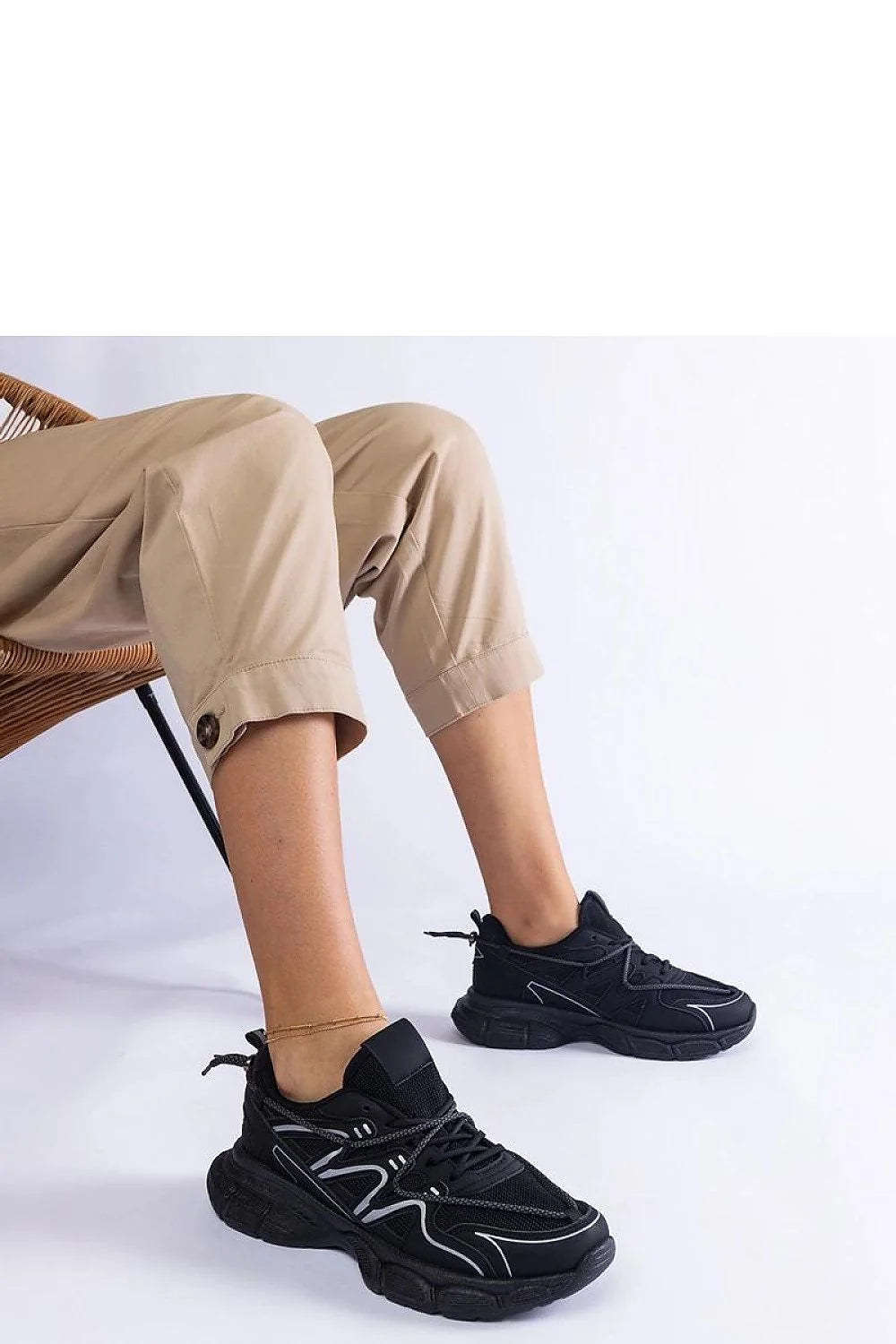 baskets solea noires femmes chunky semelle épaisse amortissante cuir écologique mesh surpiqûres blanches lacets tirant talon confortable respirant