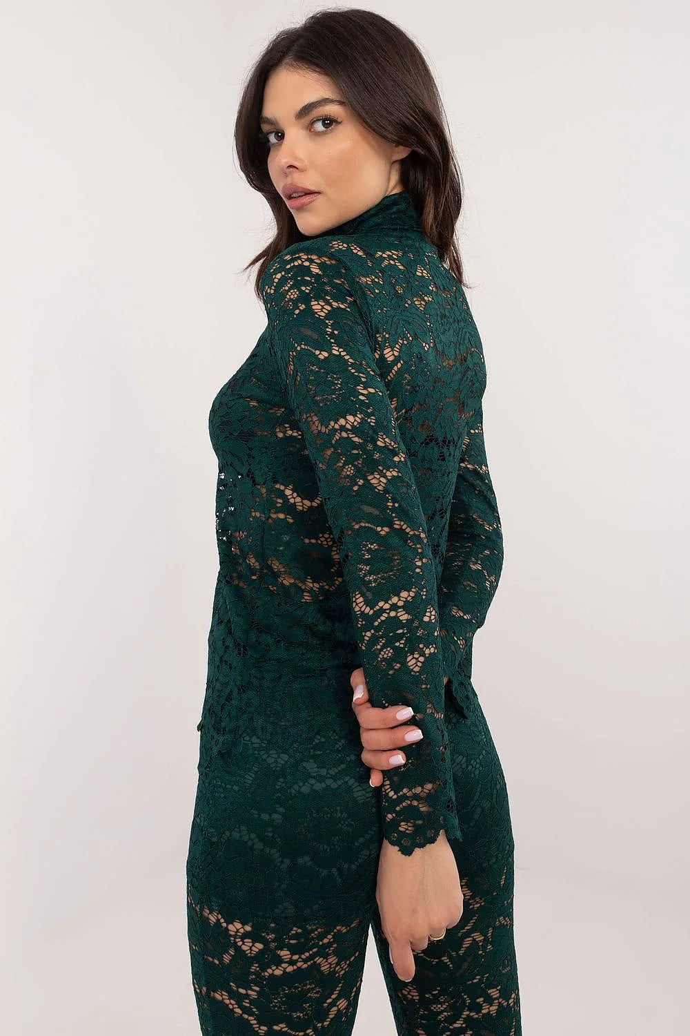 ensemble femme dentelle verte florale ajourée transparente col montant manches longues pantalon moulant taille haute bords festonnés sexy élégant chic