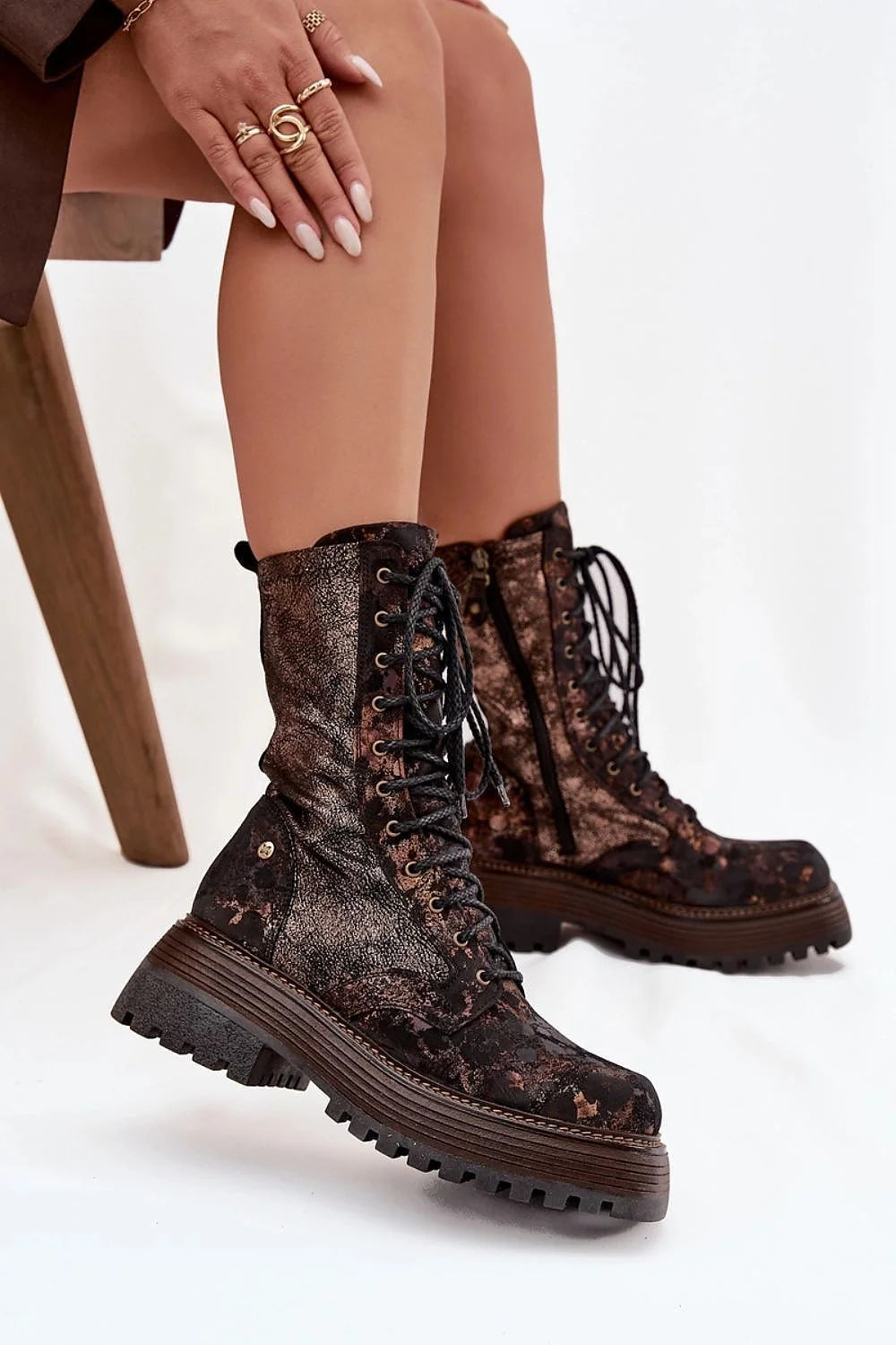 bottines femme cuir naturel métallisé patiné bronze noir combat lacets fermeture éclair plateforme crantée semelle gomme talon 6cm