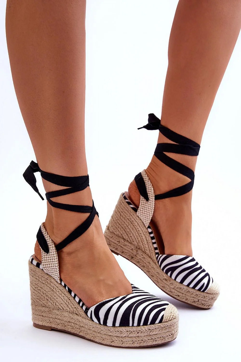 sandales compensées espadrille zébré cuir écologique noir blanc beige tressé jute talon dix centimetres plateforme trois centimetres lacets noirs cheville