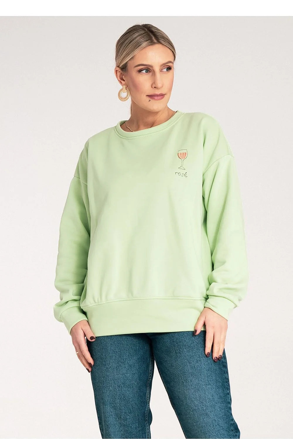 Sweatshirt pour femme, style casual, couleur vert pastel, broderie motif rosé, coton 80%, polyester 20%, coupe ample, manches longues, poignets côtelés, col rond, élastique taille, occasion quotidienne, accessoirisation, look moderne
