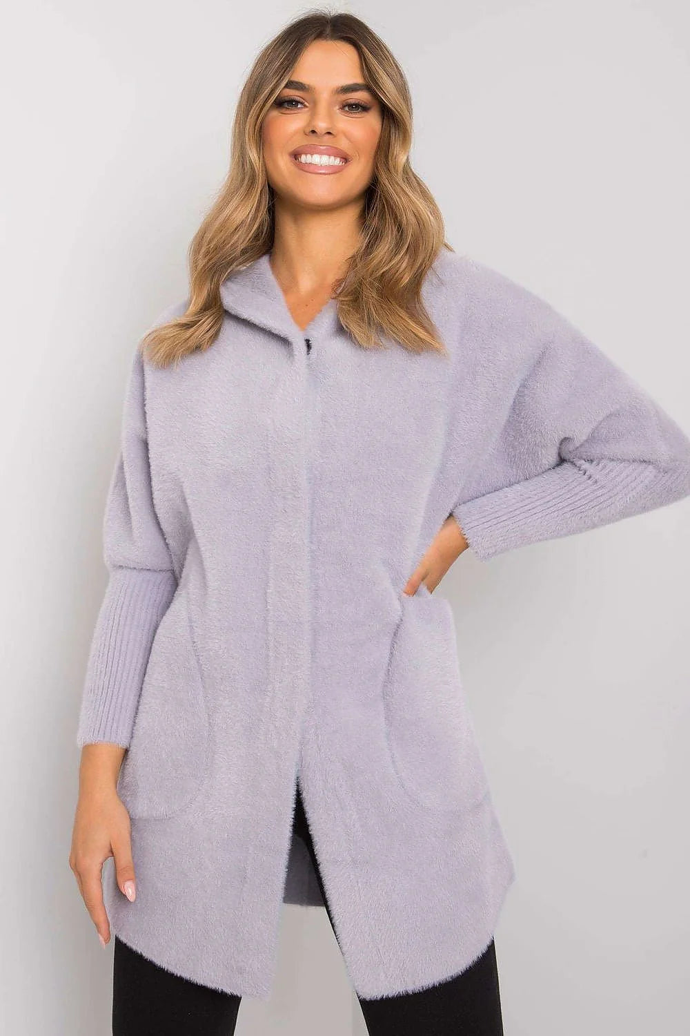 manteau femme mi long oversize droite ample maille pelucheuse lilas pâle angora laine viscose polyester col discret poches plaquées