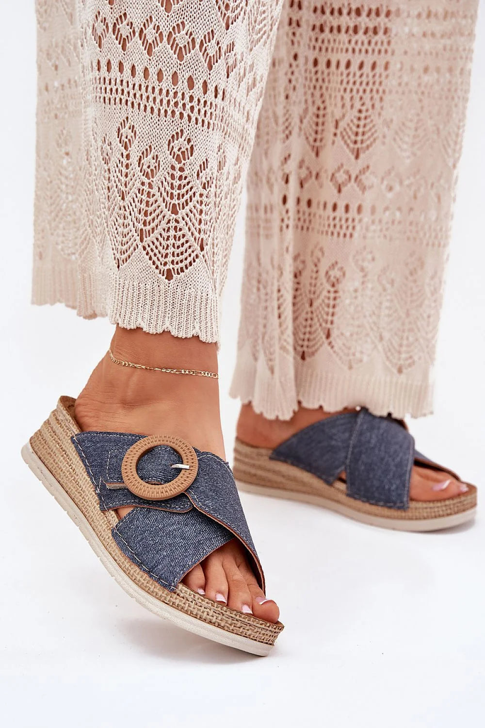 Sandales femmes style été ouvertes compensées tissu denim bleu semelle corde bois bouton style espadrille Inblu