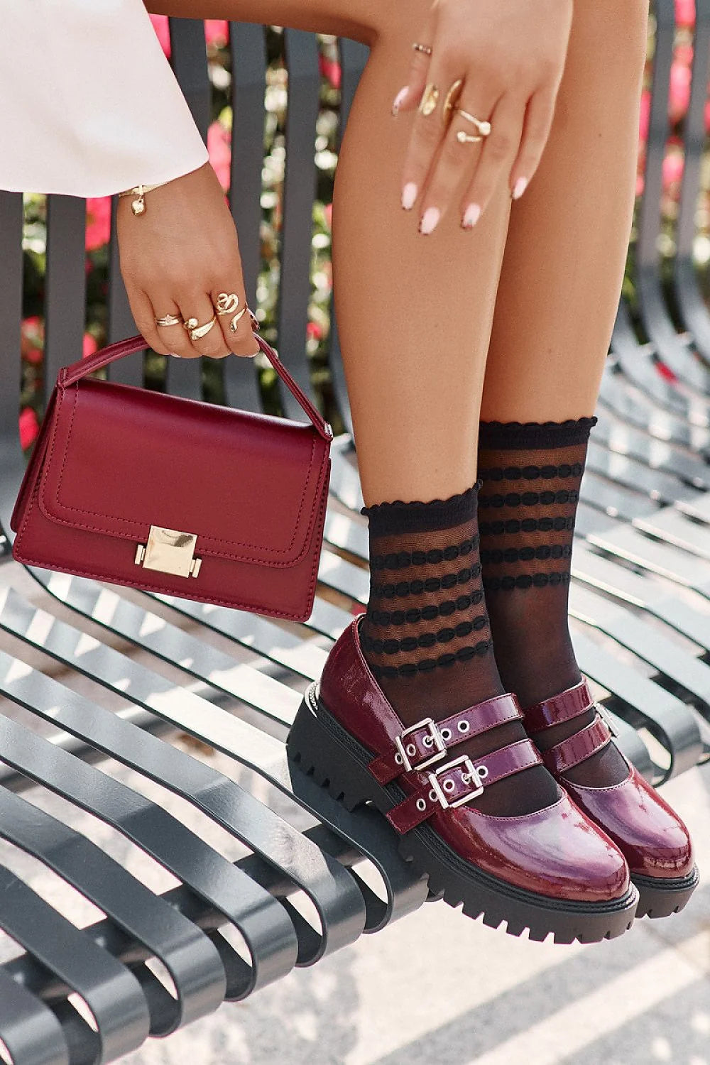 Chaussures basses en cuir bordeaux Mary Jane plateforme semelle crantée femmes mode urbain style audacieux