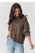 pull femme oversize col rond maille torsadée brossée marron chocolat coupe boxy épaules tombantes manches longues finitions côtelées moelleux chaleur