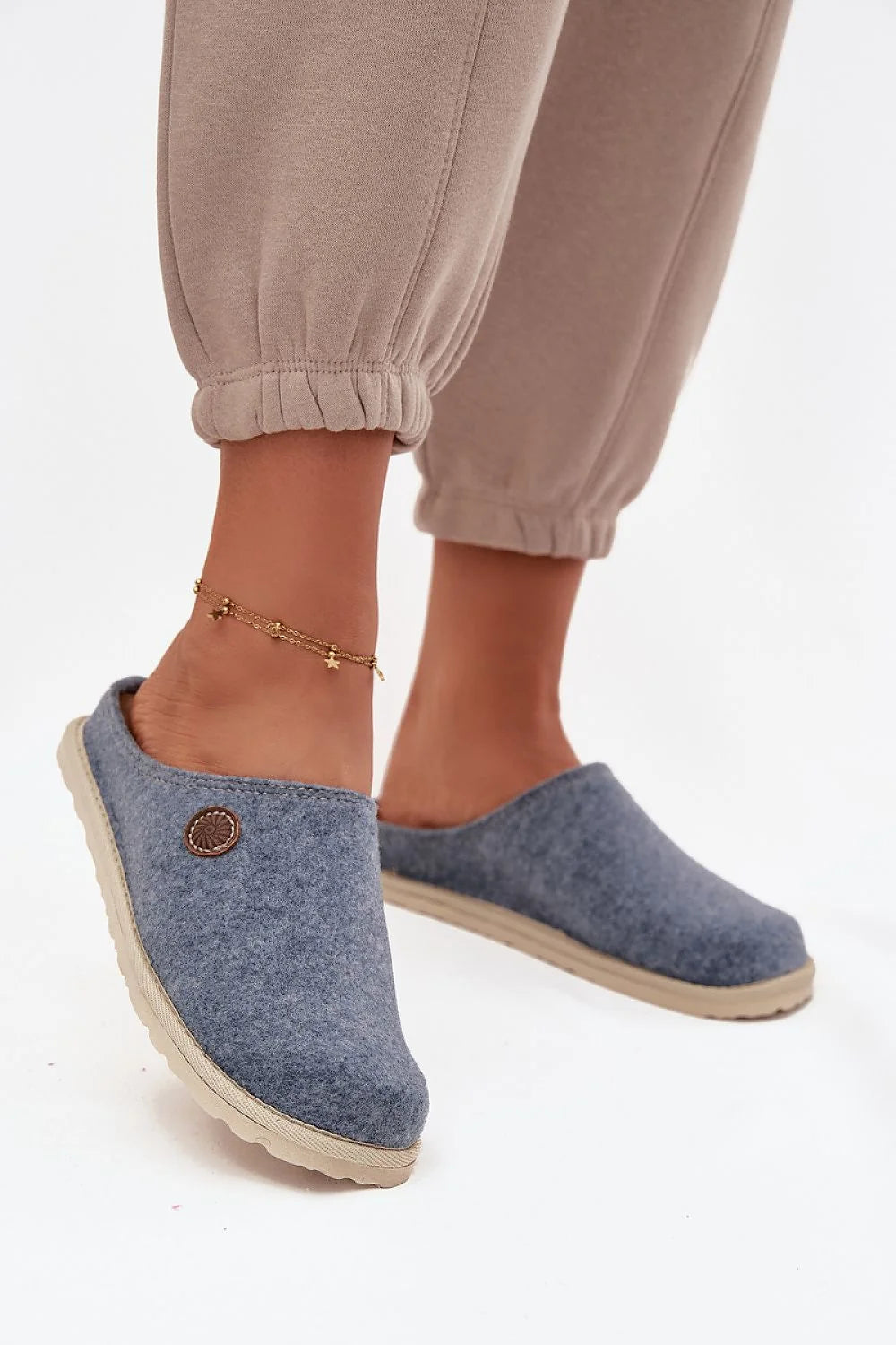 chaussons femmes Inblu feutre bleu gris mule slipon bout rond dos ouvert semelle crantée beige antidérapante cuir suédé profilée anatomique