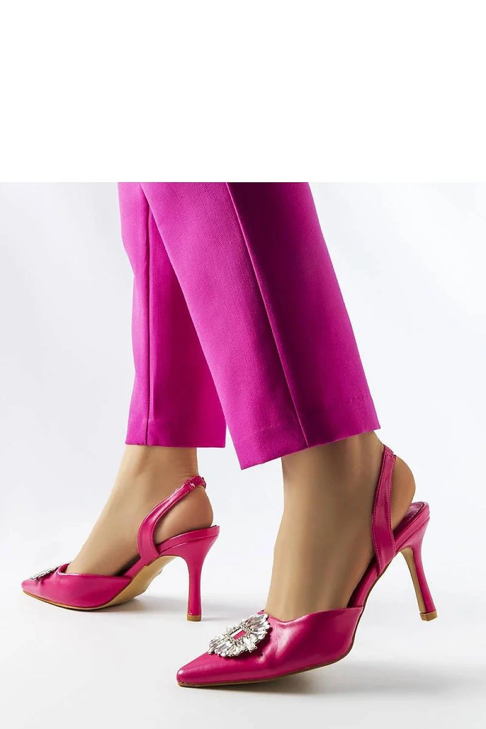 escarpins femme satin fuchsia bout pointu talon aiguille huit centimètres slingback bride arrière large boucle cristaux baguette strass