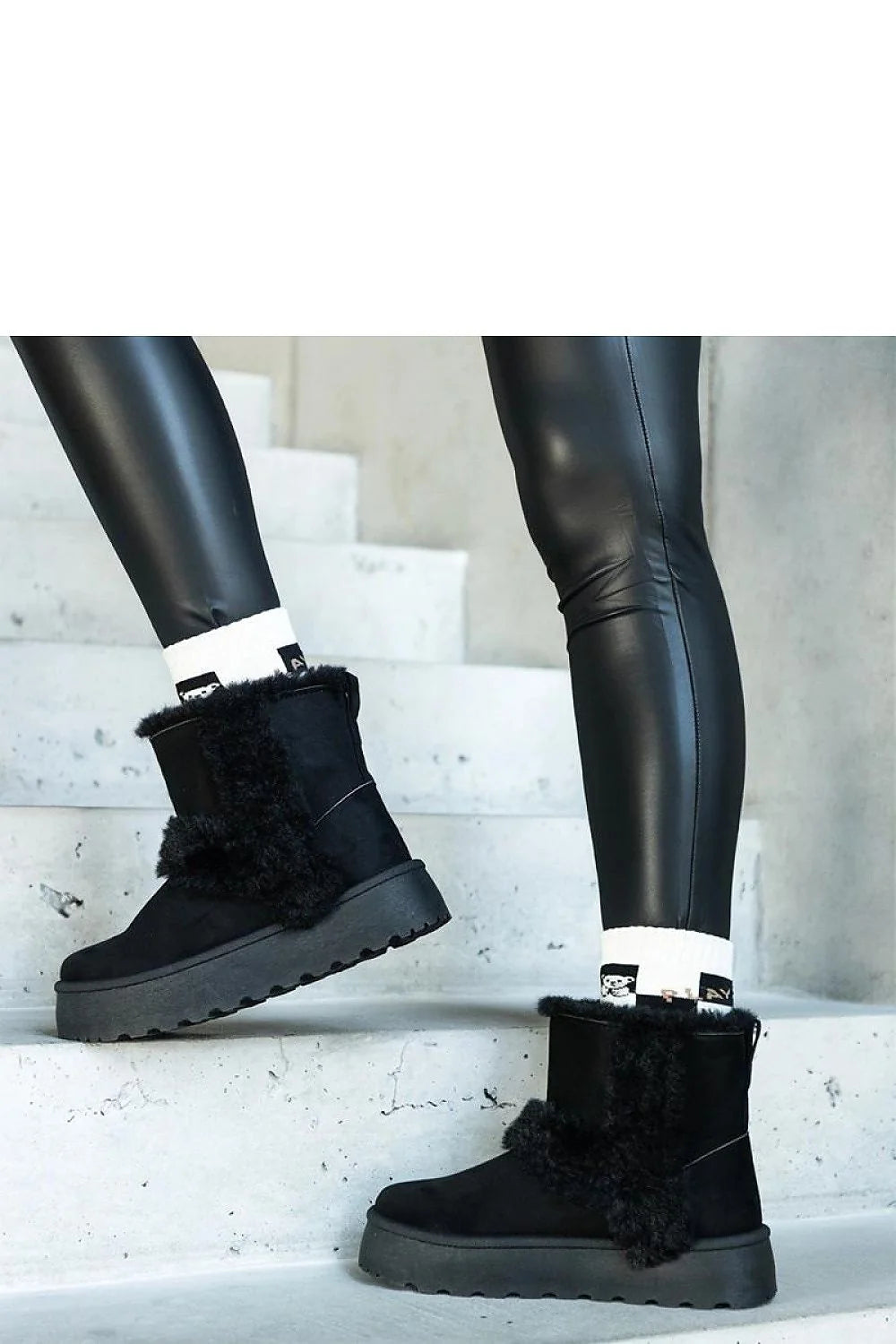 Bottes neige suède noir élégantes mi-mollet avec fausse fourrure confortables pour femmes modernes hiver