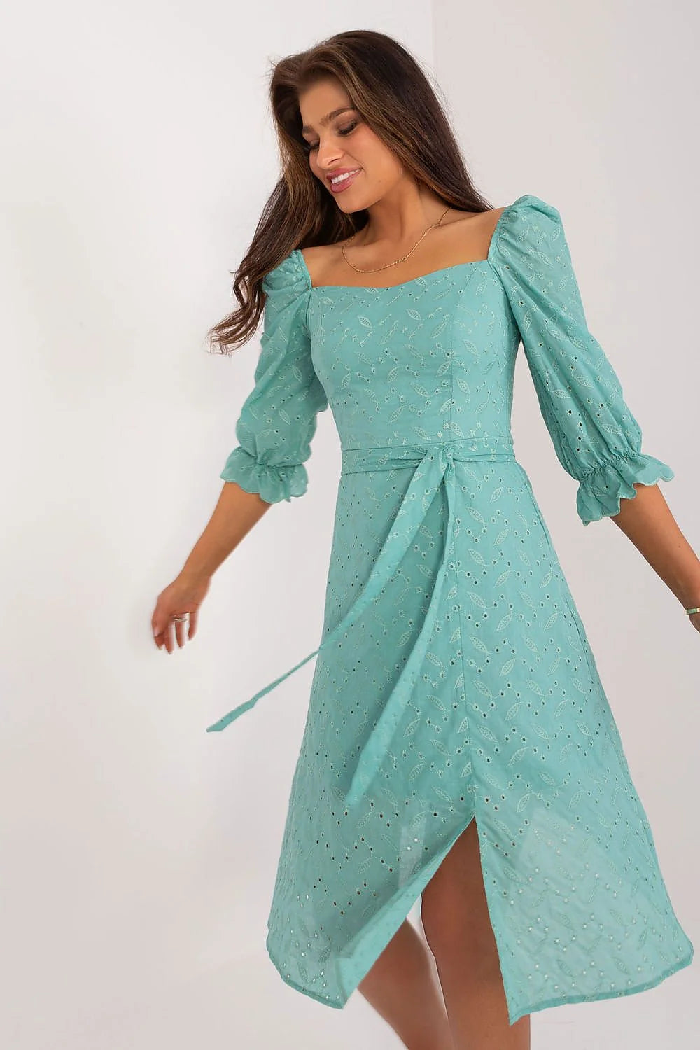Robe de jour Lakerta été mi-longue manches mi-longues broderies feuilles coton aéré turquoise pastel