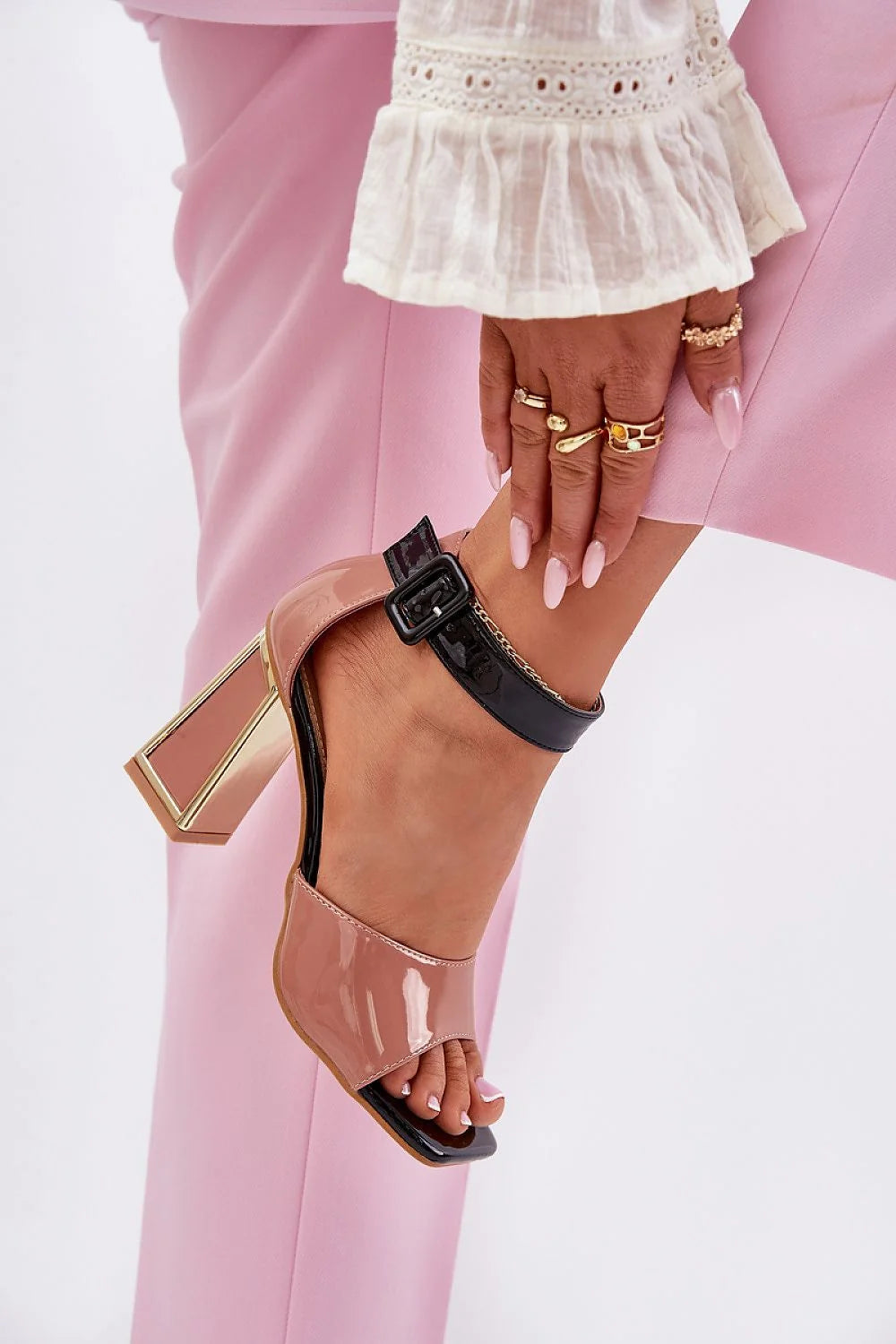 Sandales à talons Step in style cuir verni bijoux métalliques comfort occasions spéciales soirées cérémonies femmes