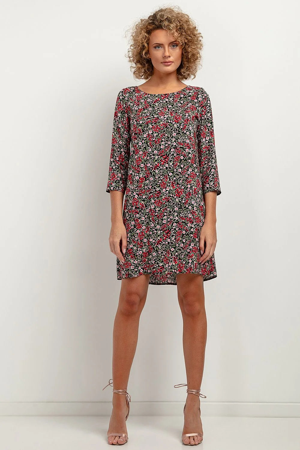 Robe de jour féminine à motifs floraux en viscose 100% coupe trapèze manches 3/4 encolure bateau pour femme