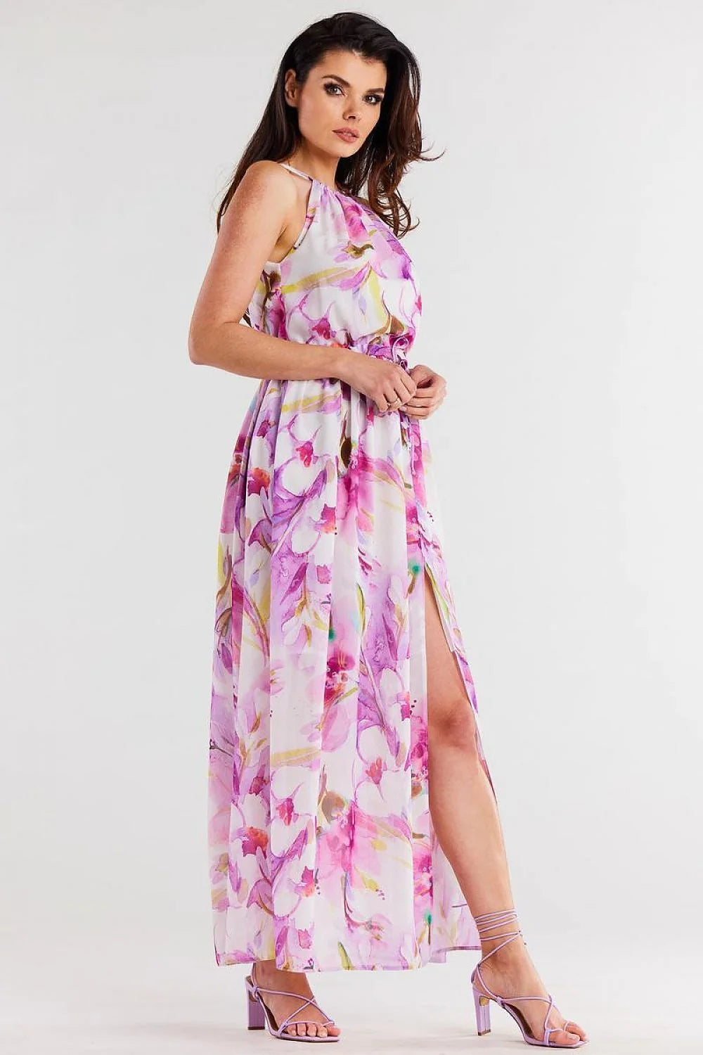 robe longue mousseline légère fluide imprimé floral aquarelle rose lilas taille cintrée lien coulissant bretelles nouées fente centrale asymétrique