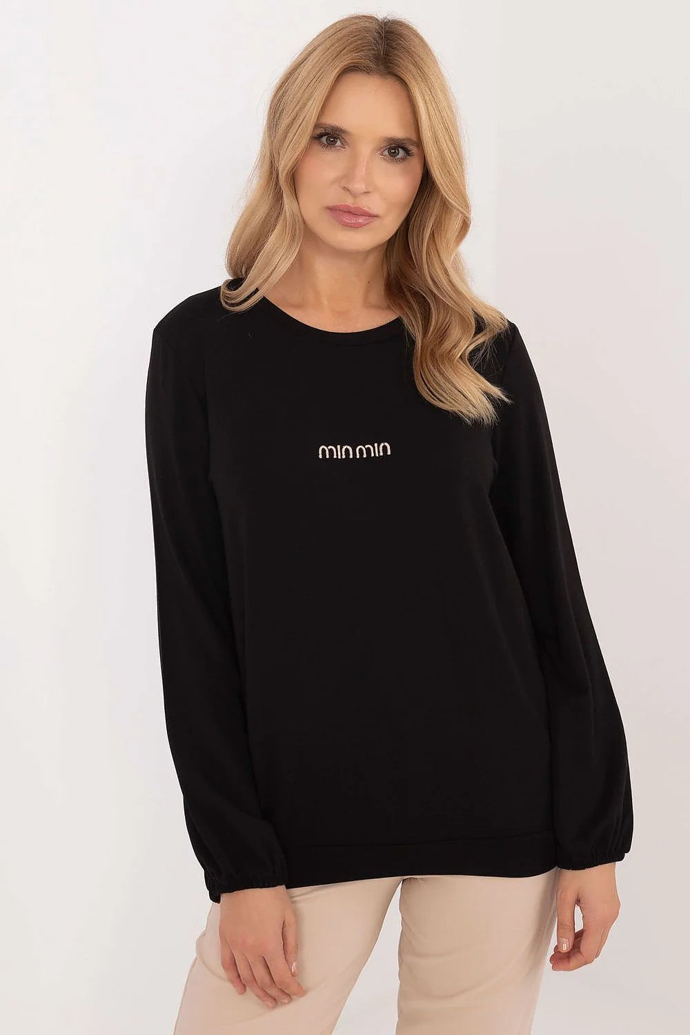 pull noir femme manches longues légèrement bouffantes col rond broderie min min contraste crème coupe droite ample jersey coton doux