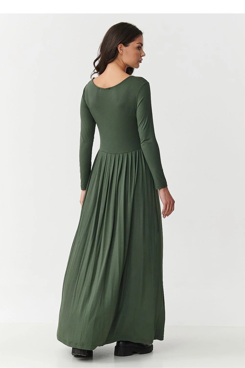 robe maxi olive manches longues encolure ronde corsage ajusté jupe évasée plissée jersey extensible fluide taille marquée fente latérale