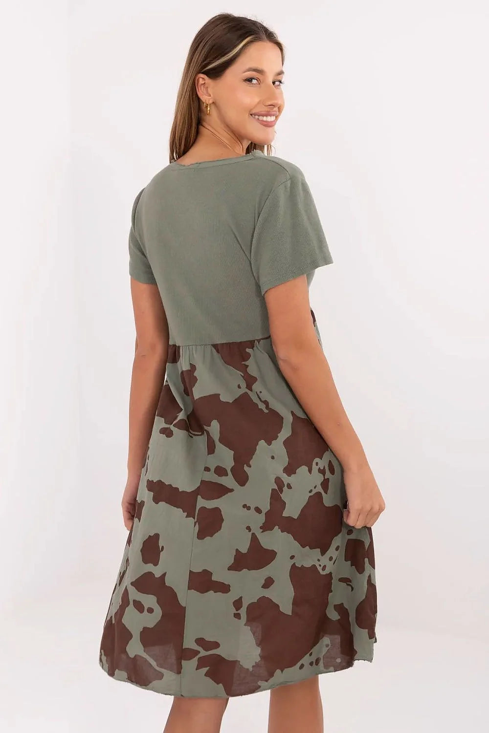 Robe d'été évasée camouflage vert olive manches courtes col en V jersey côtelé poches latérales mode casual chic femmes occasionnels été quotidien