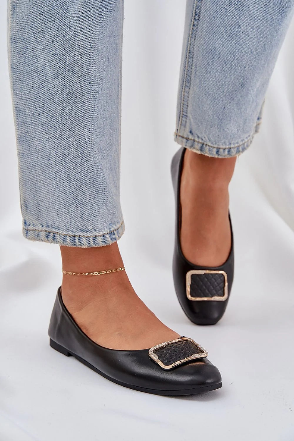 Ballerines femmes élégance intemporelle design classique cuir écologique semelle plate bout rond style casual occasion spéciale