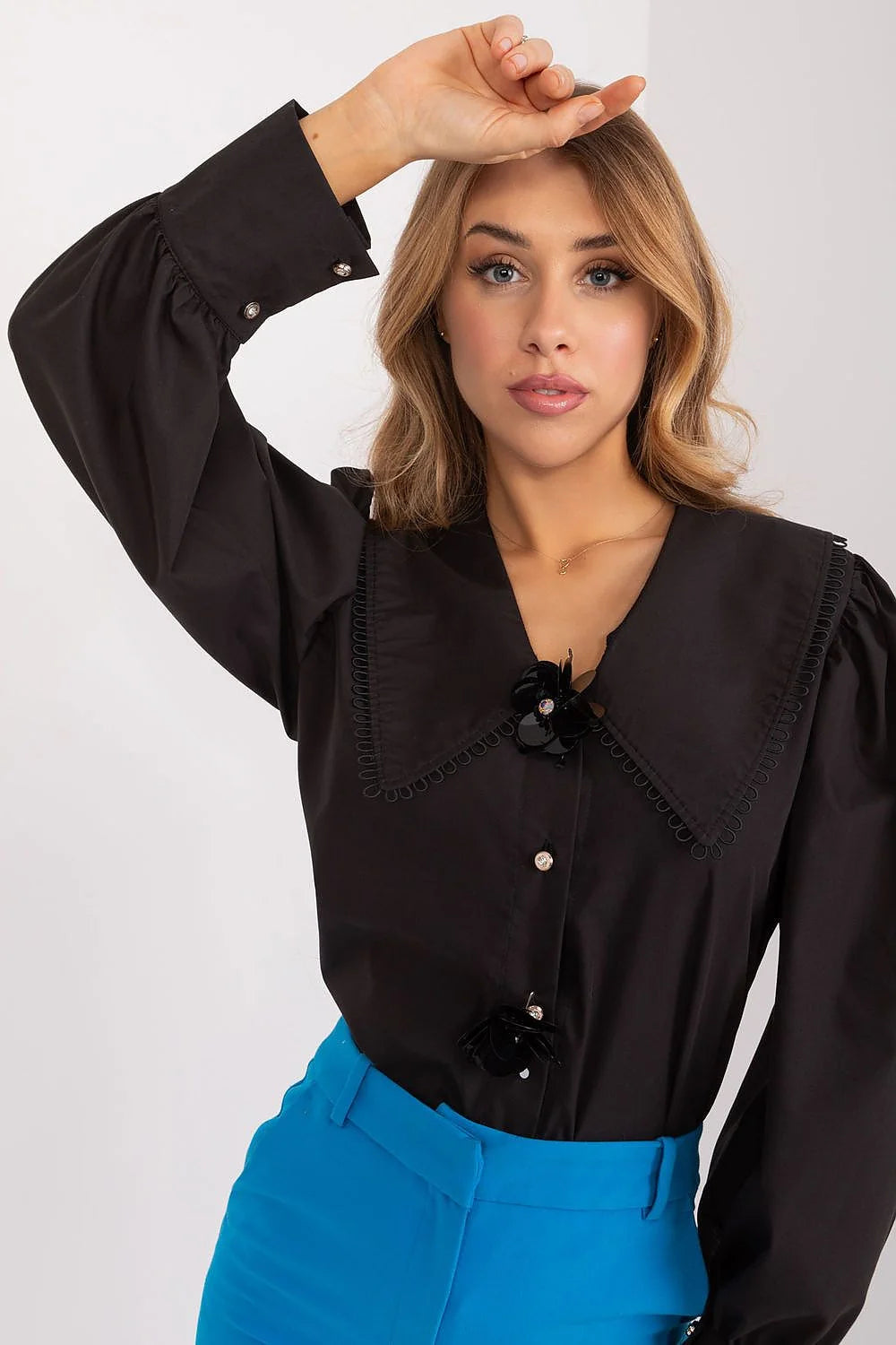 Chemise manche longue Lakerta noire élégante col Claudine sequins appliqué coton mélangé polyester femmes