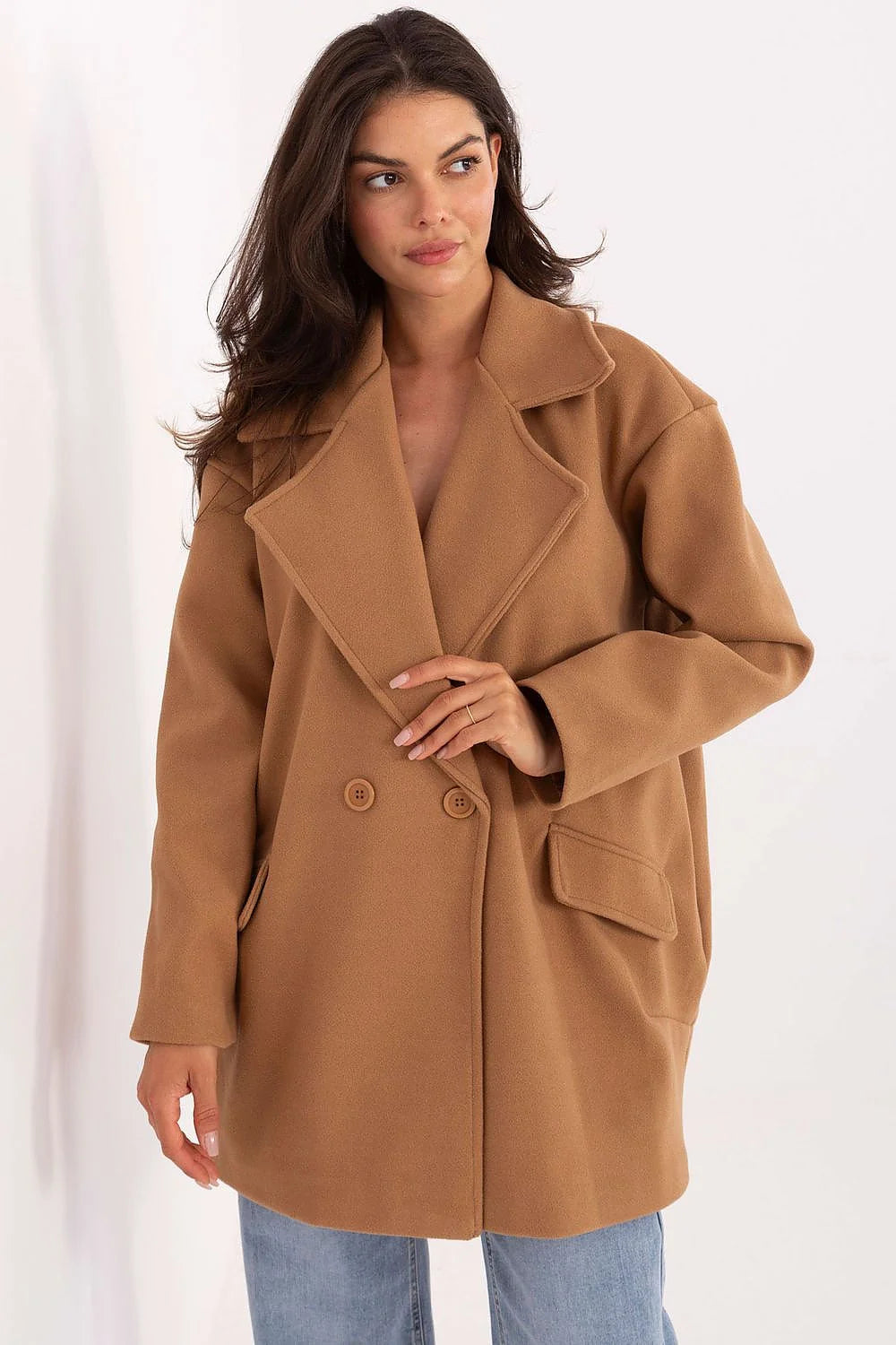 manteau camel oversize ample doubleboutonnage caban lainé chaud grand col revers épaules tombantes mi cuisse poches rabat boutons assortis
