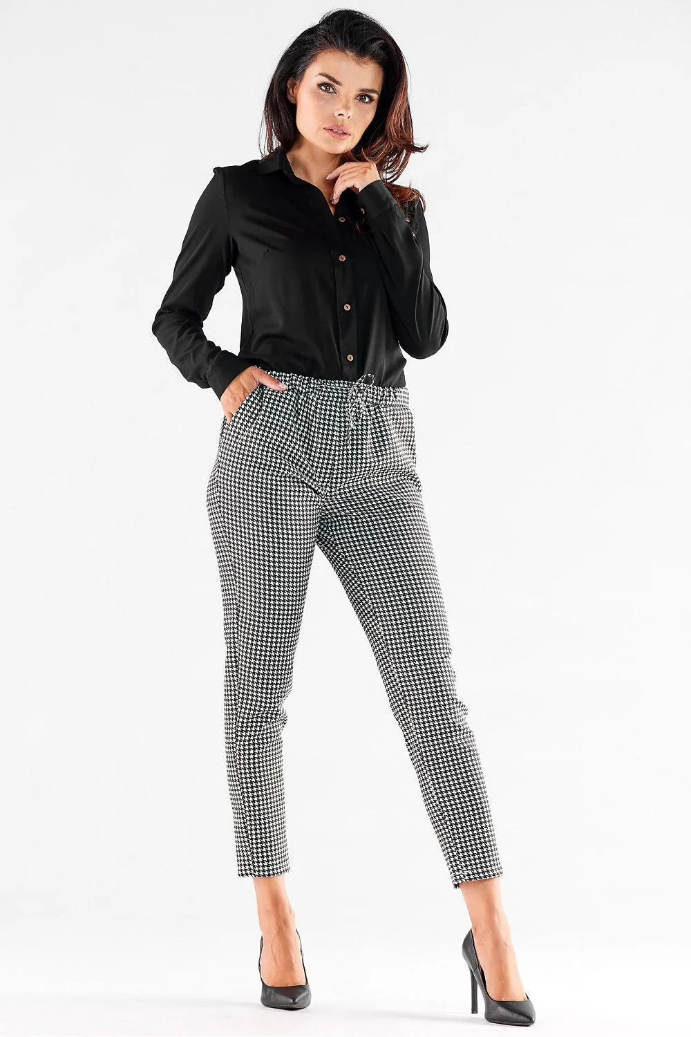 pantalon femme awama pieddepoule bicolore cigarette ajustee cheville mihaute taille elastique cordon poches laterales tissu souple polyester viscose confortable