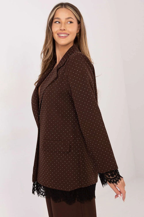 blazer femme marron chocolat micro pois blancs col tailleur bouton unique poche rabat coupe droite oversize tissu fluide dentelle noire