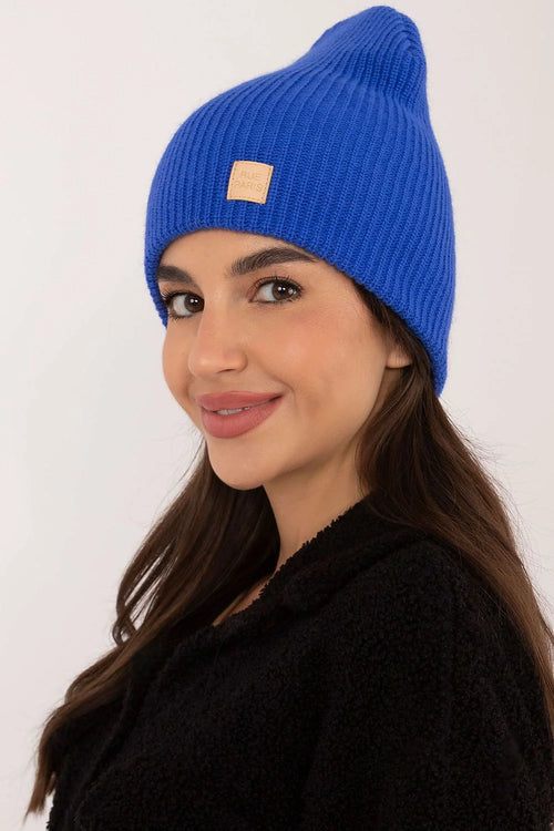 Bonnet femme Rue Paris moderne casual bleu vif tricot côtelé acrylique doux écusson cuir hiver élégant tendance