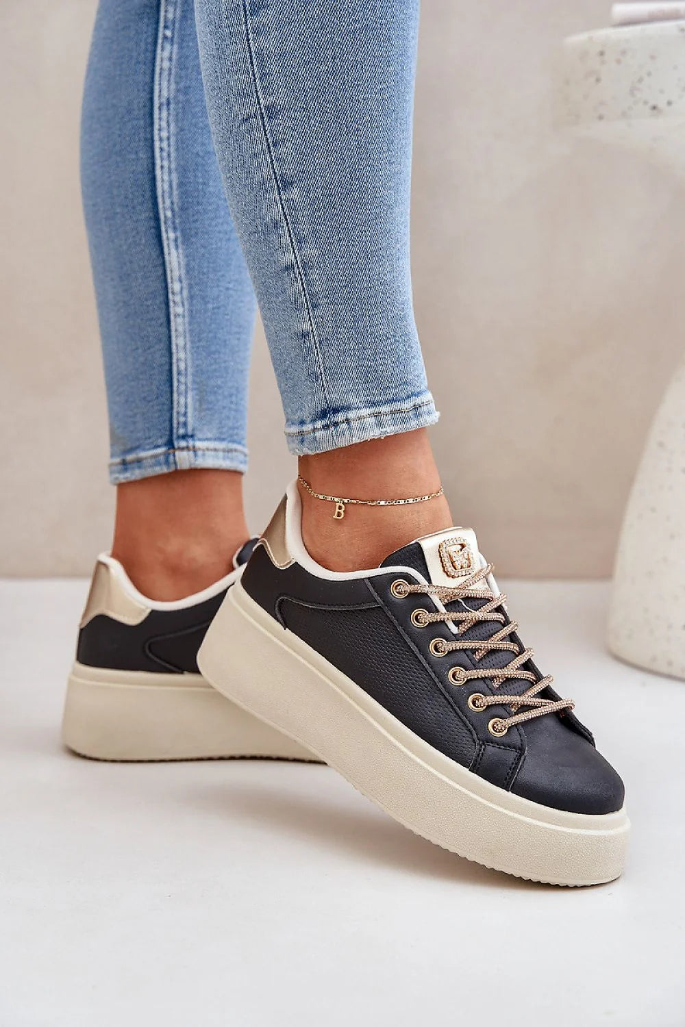Chaussures de sport Step in style pour femme en cuir synthétique noir, plateforme épaisse, style urbain, confort maximal