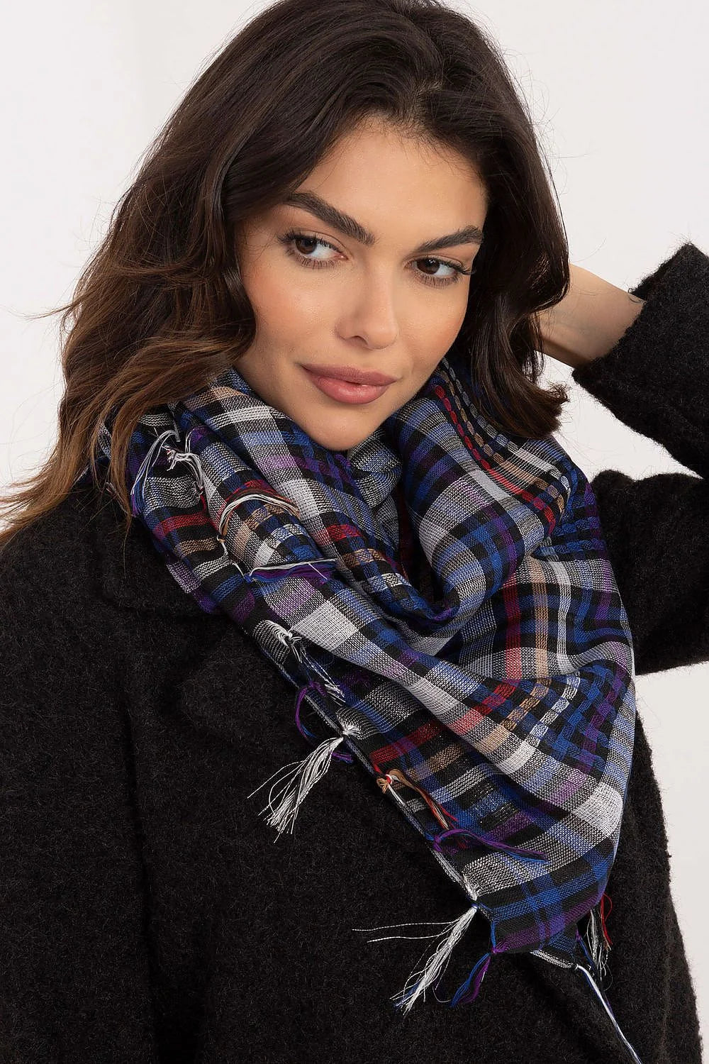 Foulard femme plaid classique en laine mélange franges doux confort protection froid occasions multiples porté écharpe accessoire mode hiver