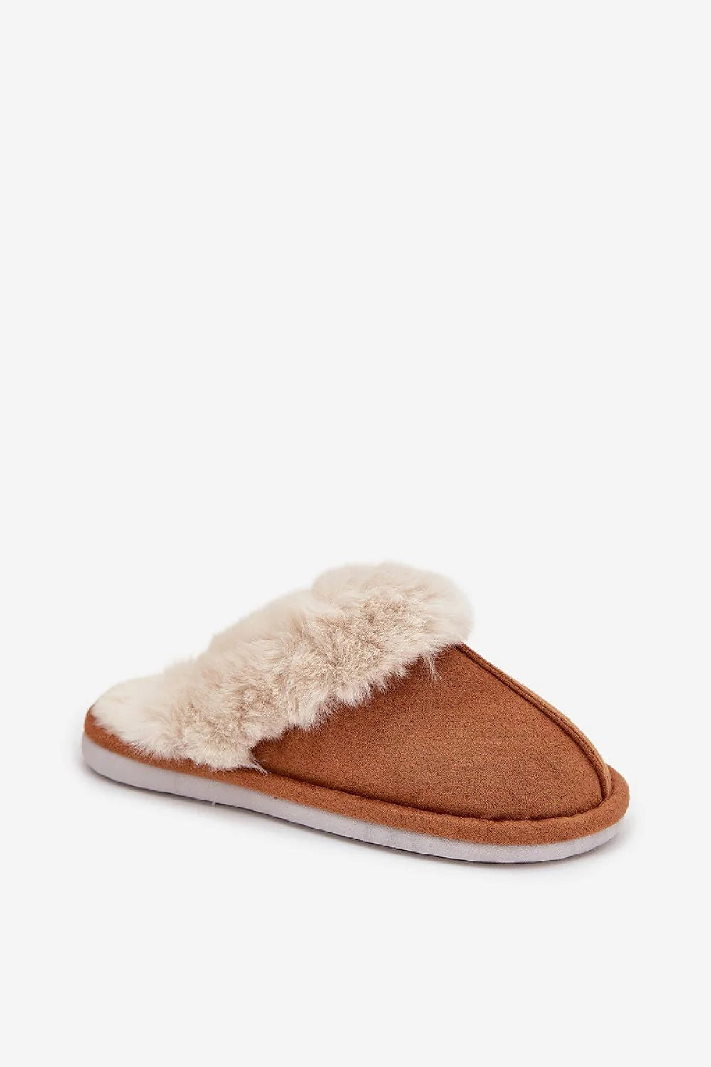 chaussons mules femmes suédine cognac fausse fourrure crème bout rond slipon doublure pelucheuse semelle rembourrée antidérapante blanche légère écologique