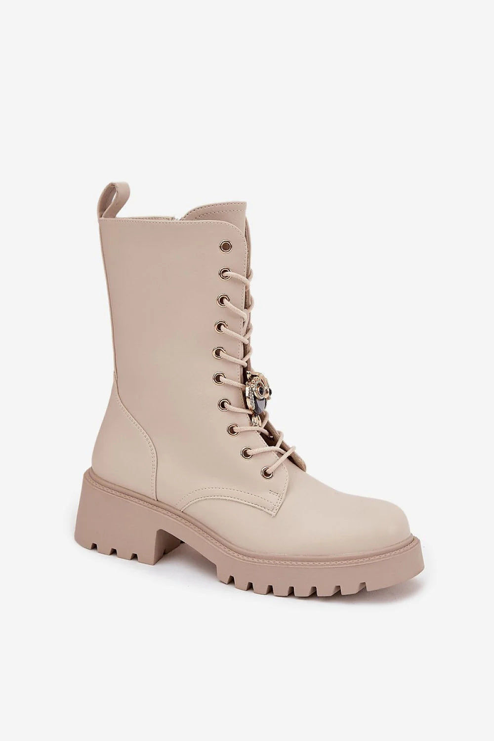 bottines femme mi mollet similicuir lisse beige fermeture éclair lacets œillets dorés pendentif strass talon bloc