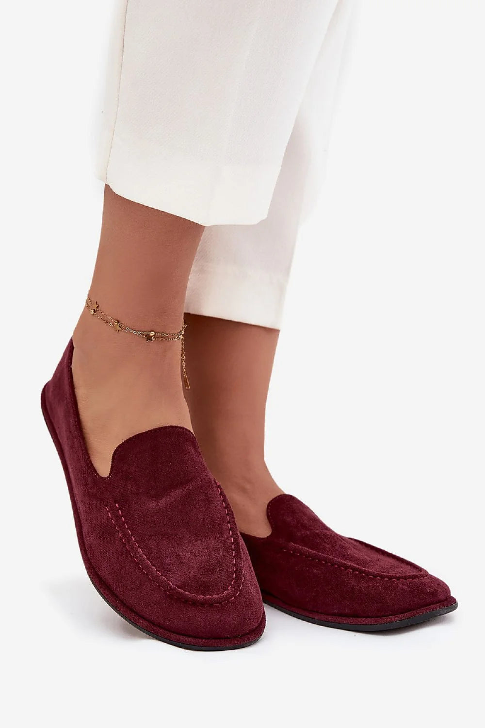 mocassins femme suédine écologique bordeaux profond bout arrondi surpiqûres décoratives silhouette slipon plat semelle fine caoutchouc velours doux confortable