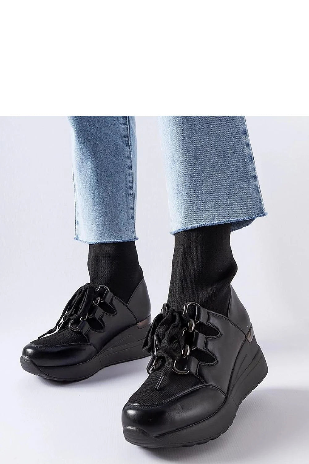 baskets compensées femmes noires cuir maille extensible montantes lacets métalliques œillets semelle crantée amortissante confortable sportive chic