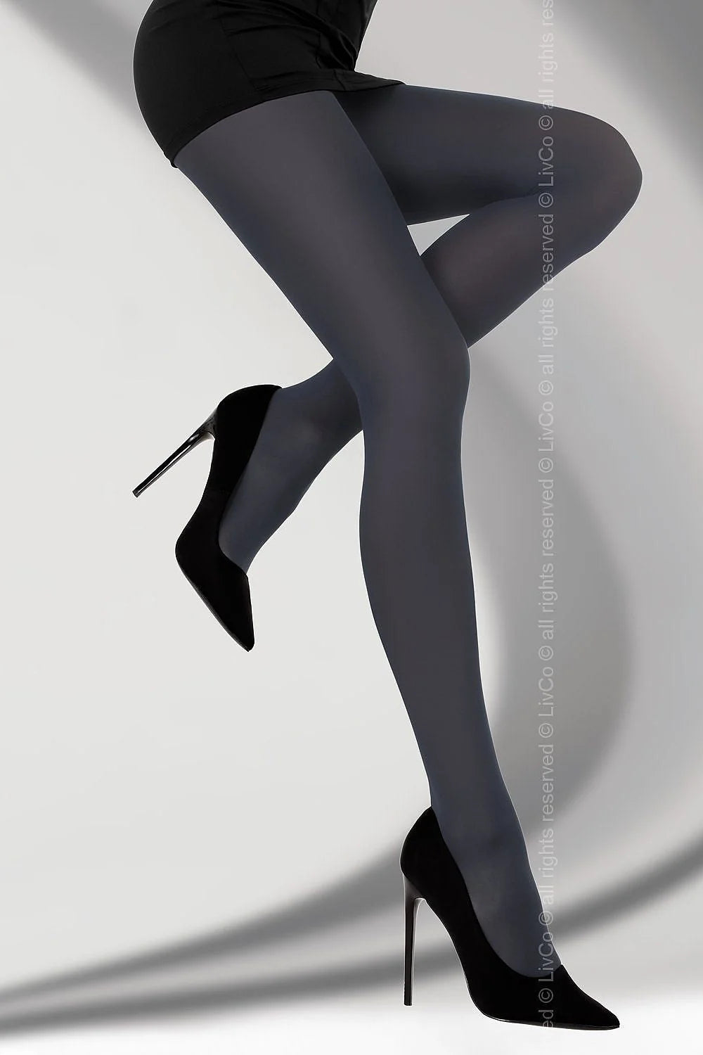 Collants en nylon noir opaque classique style élégant pour femmes modernes confort et style assuré