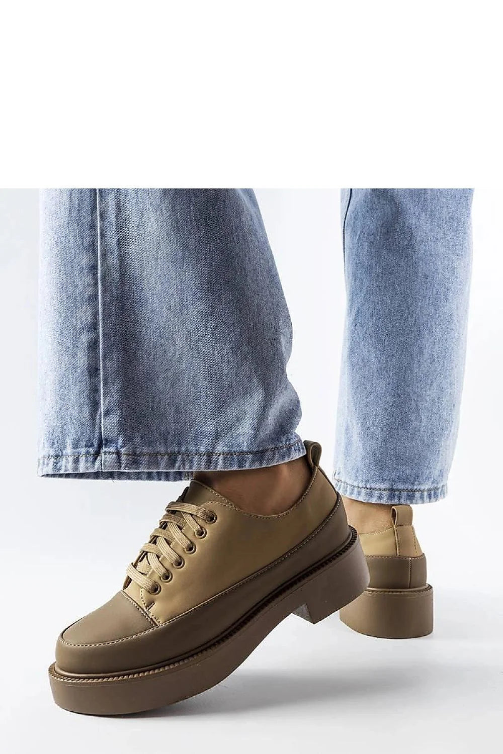 chaussures basses femme derby plateforme kaki cuir synthétique bout rond laçage six oeillets semelle épaisse talon carré minimaliste urbain confortable