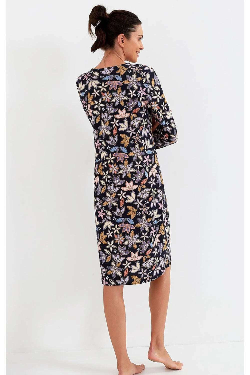 chemise nuit coton ajustée coupe classique manches longues col V bleu marine imprimé floral multicolore jersey extensible confortable