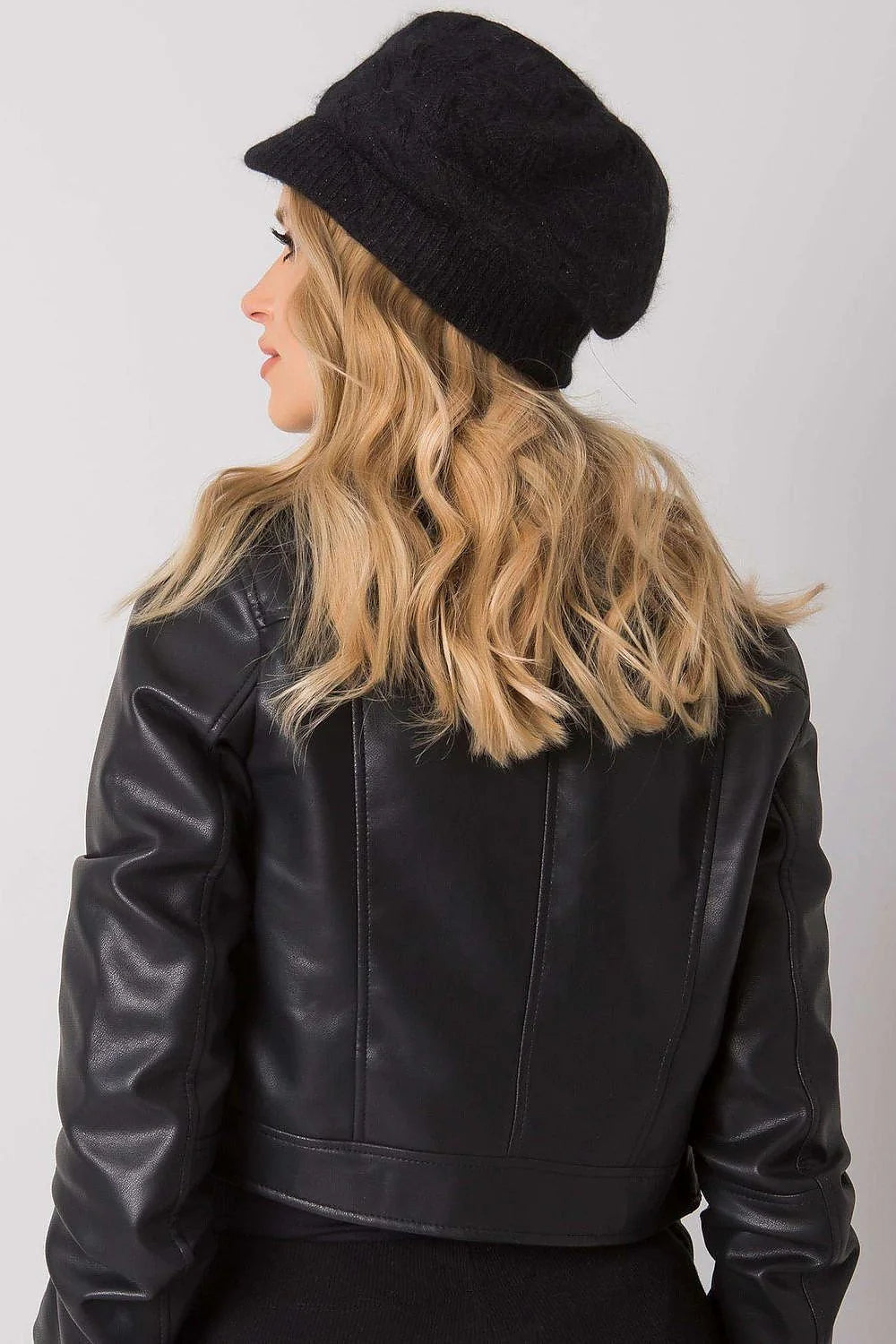 Ensemble pull et béret femme en laine blanche torsadée, chic décontracté pour hiver chaleureux