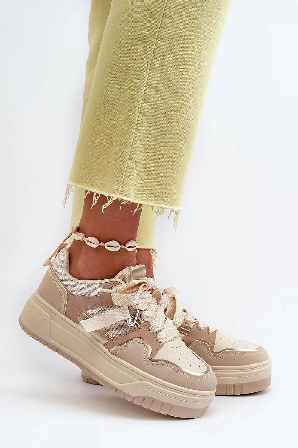 Chaussures de sport Step in style basses plateforme cuir synthétique beige mode urbaine femmes confortable tige basse semelle épaisse