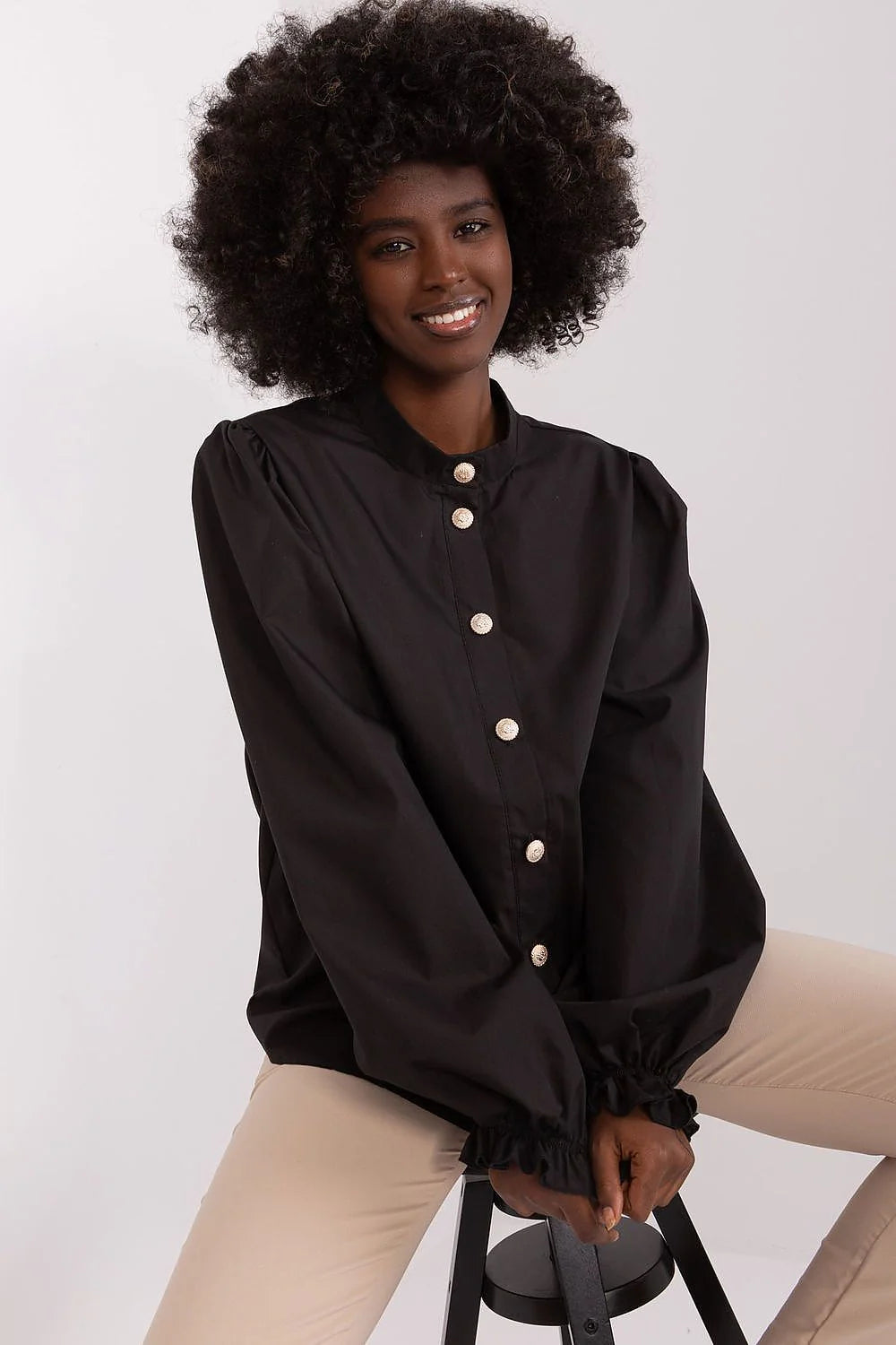Chemise élégante pour femmes manches longues col montant bouffantes soie coton noir tailles S à XL