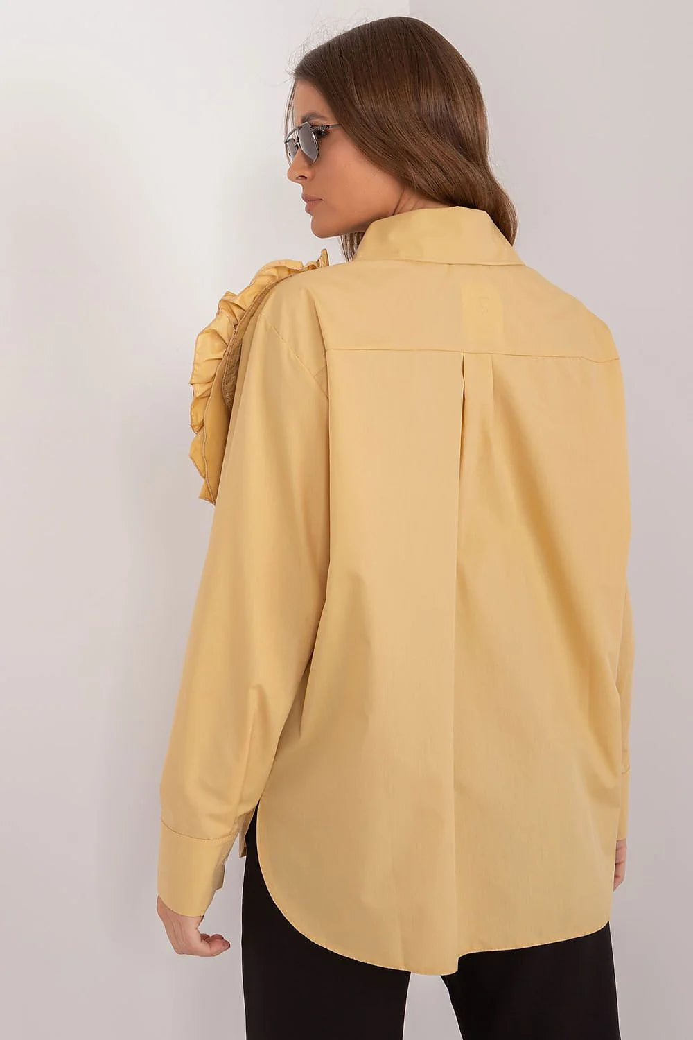 Chemise femme élégante manche longue design floral applique tissu coton couleur jaune pâle coupe ample occasionnels formels