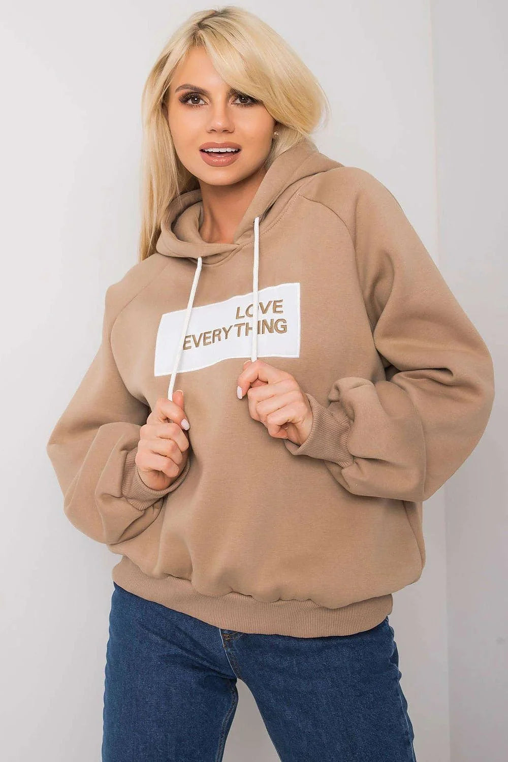 Sweatshirt à capuche pour femme design moderne décontracté marron avec inscription LOVE EVERYTHING coton polyester manches longues ample