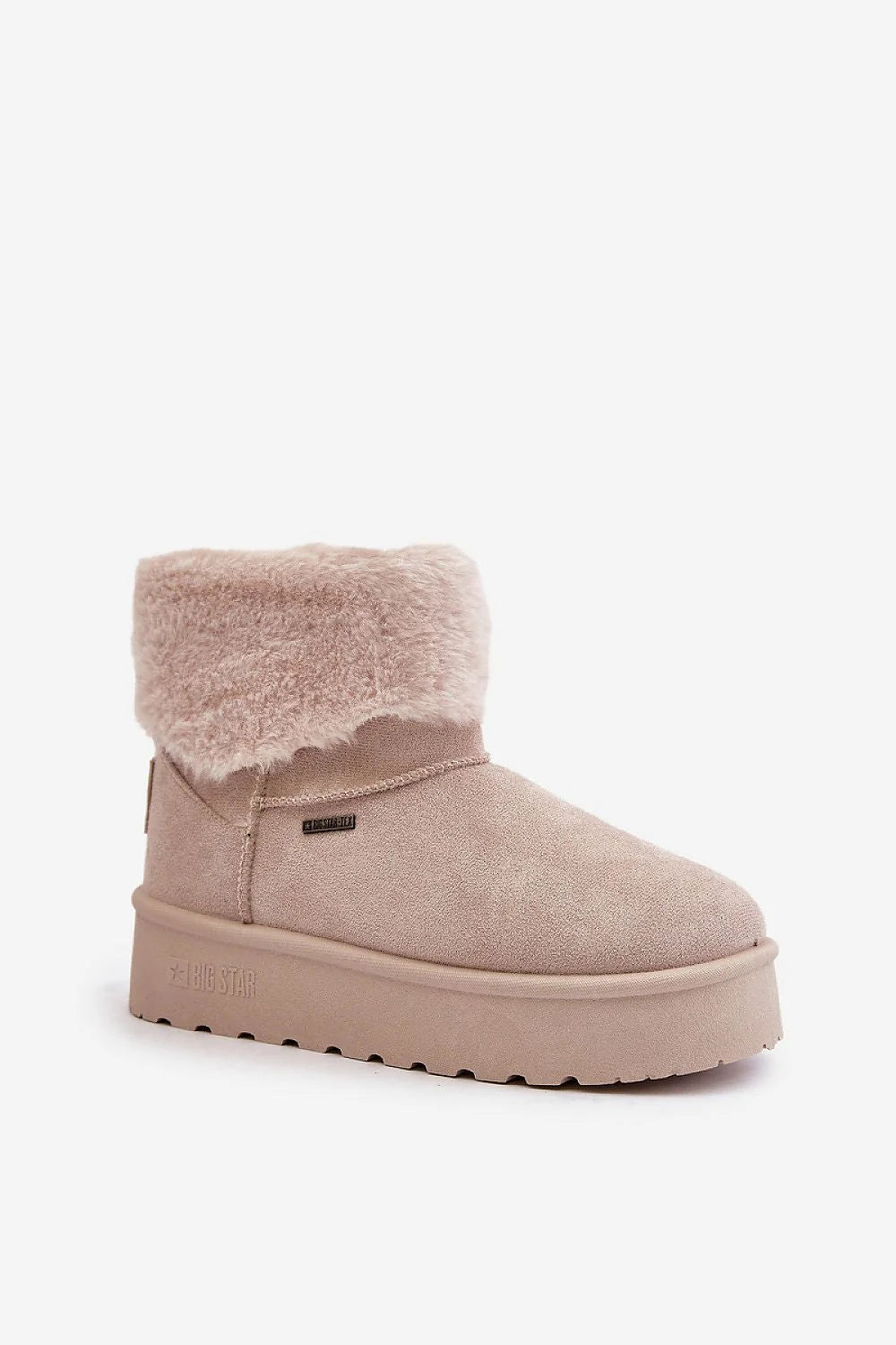 Bottines de neige Step in style pour femmes, design moderne, confortable, style urbain, cuir suédé écologique, fourrure, semelle épaisse, couleur beige clair, bottes hiver, fonctionnalité, style élégant, tendance, mode