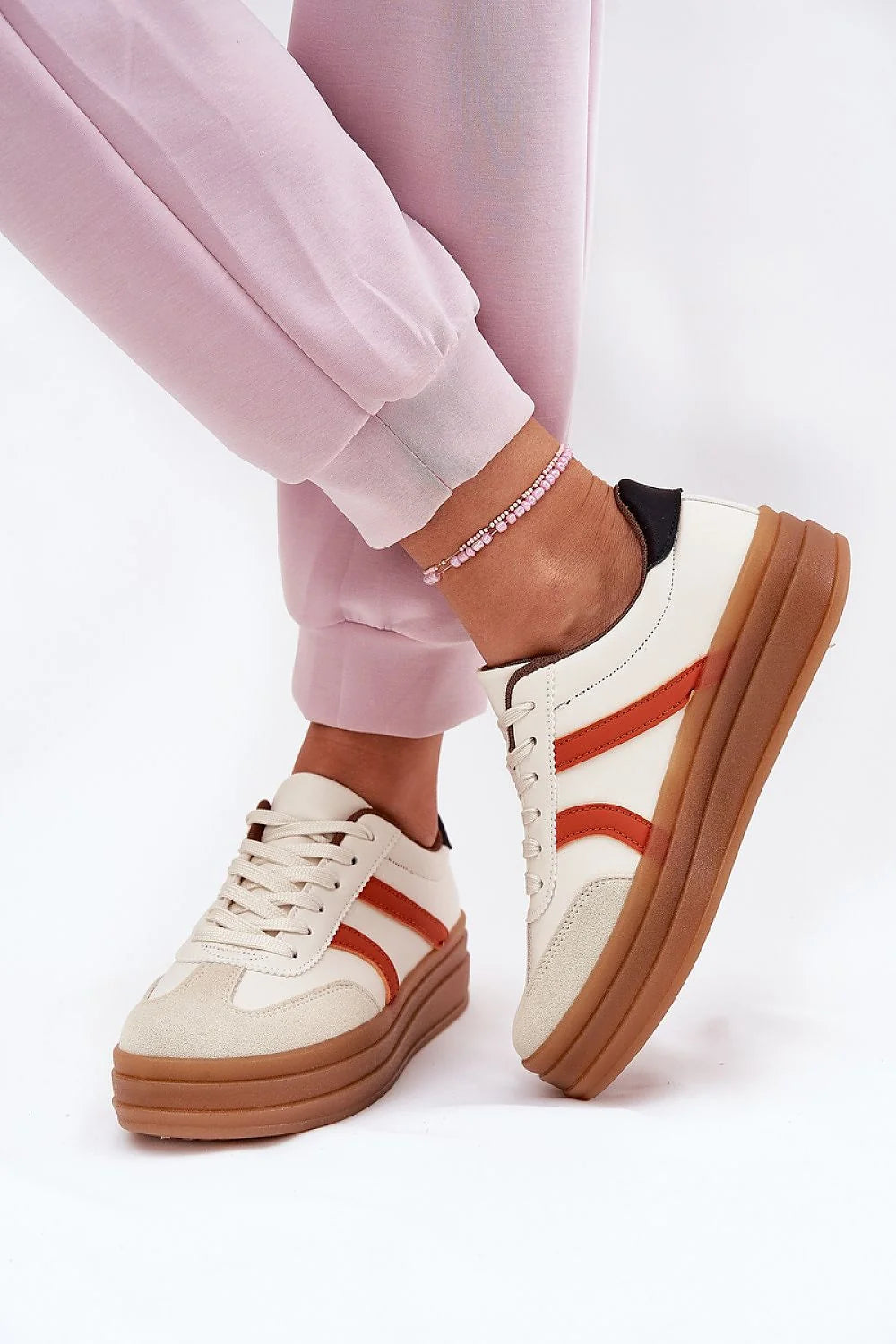 sneakers femme plateforme chunky écru bande orange rouille semelle épaisse marron suédine cuir synthétique lacets rembourré antidérapante amorti