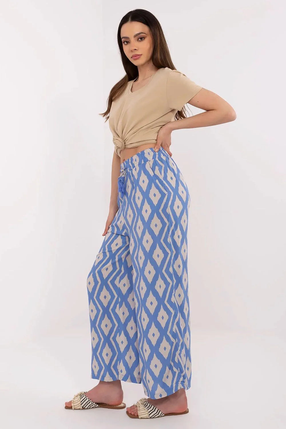 pantalon femme large fluide palazzo imprimé géométrique bleu beige viscose polyester mélangé taille élastique cordon pompons poches latérales longueur cheville