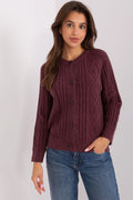 Cardigan femme couleur prune motifs tricot torsadés manches longues encolure ronde boutons assortis longueur standard tricot côtelé
