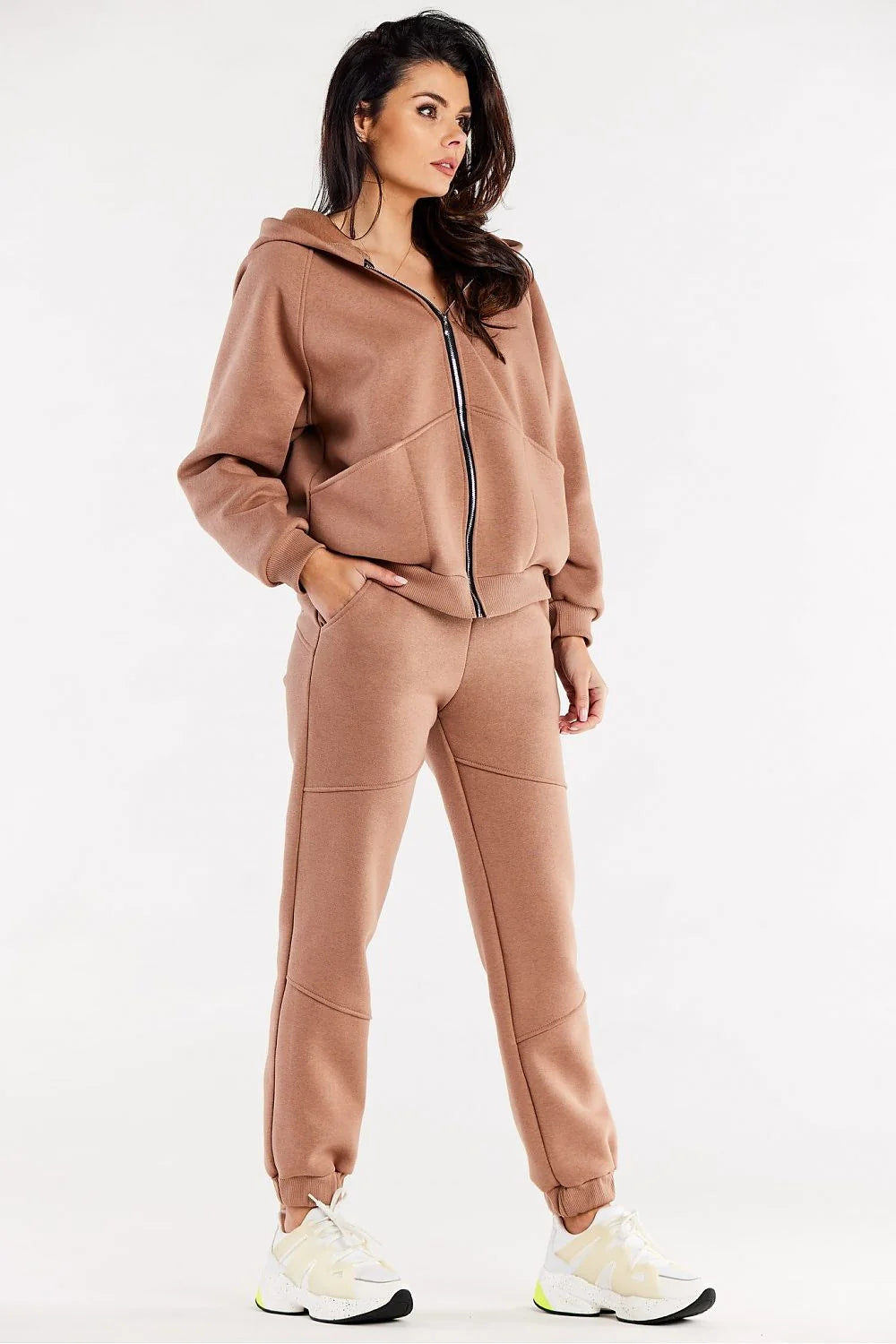 ensemble femme survêtement camel coton élasthanne molletonné épais zippé capuche poches kangourou pantalon taille élastiquée chevilles côtelées coutures visibles