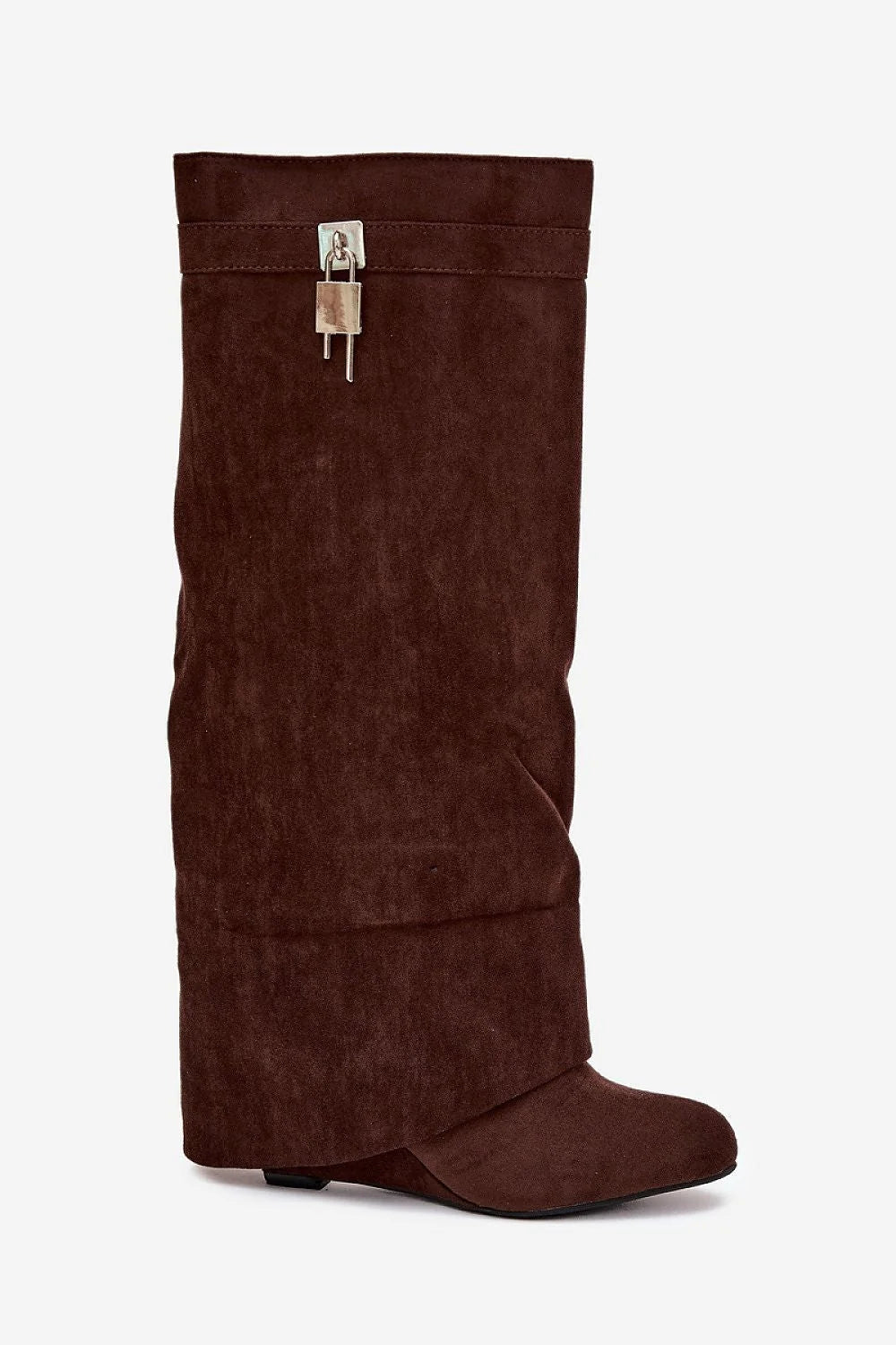 cuissardes hautes suédine marron chocolat slouchy bout rond semelle noire talon bas confortable tige retournée ceinture décorative bijou cadenas veloutées