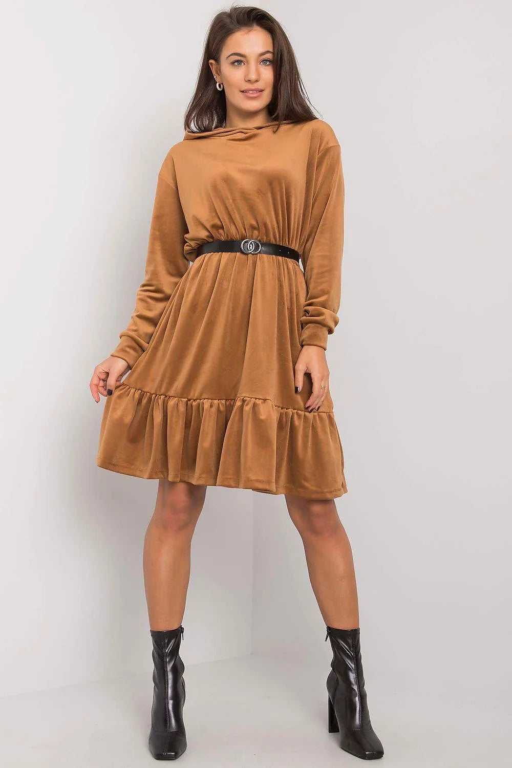 Robe velours marron élégante à col roulé manches longues avec ceinture boucle automne femme