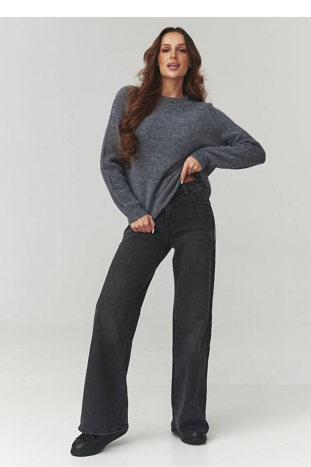 pull femme maille douce duveteuse gris chiné col rond manches longues coupe ample épaules tombantes longueur hanches fabrication italienne polyvalent