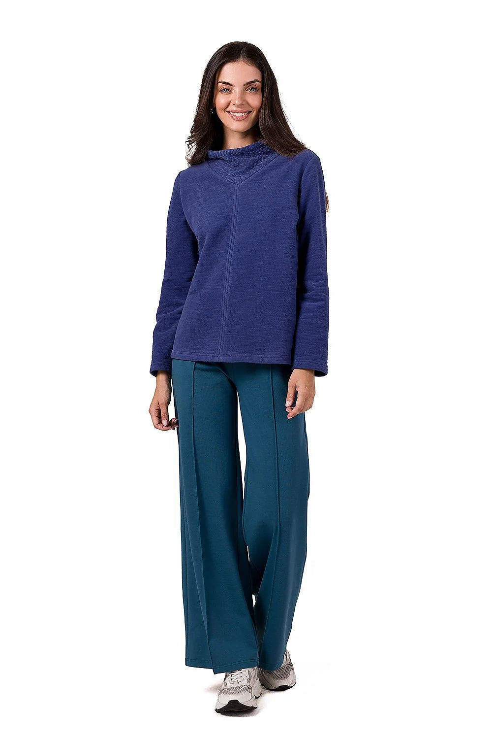 Sweatshirt femme Be Wear style décontracté couleur bleu profond col cheminée maille structurée matière douce et extensible coupe ample manches longues sans coutures